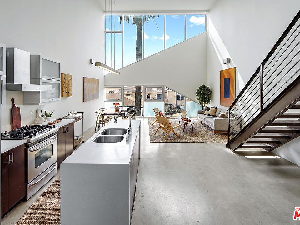 1st image of 803 Wilcox Ave #10