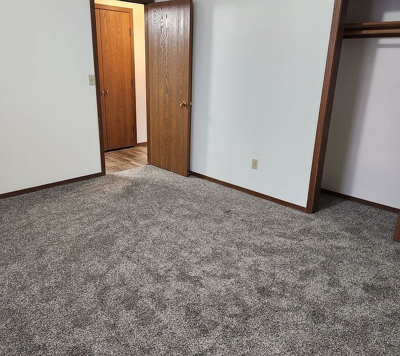 Chaplewood Apartments 2300 S Sycamore Ave Sioux Falls SD Zillow