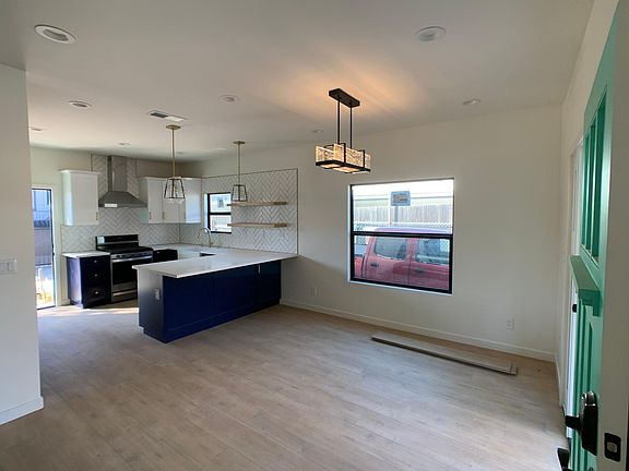 4th image of 216 N Avenue 52