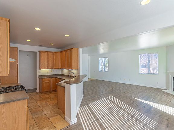 5th image of 11767 Maywood St