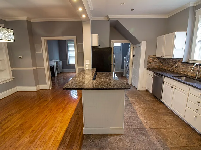 1034 Blendon Pl — Photo 9