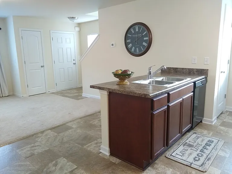 141 Brockett Dr — Photo 6