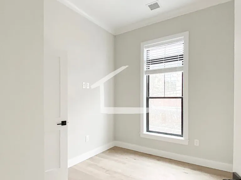 157 Everett St #201 — Photo 10