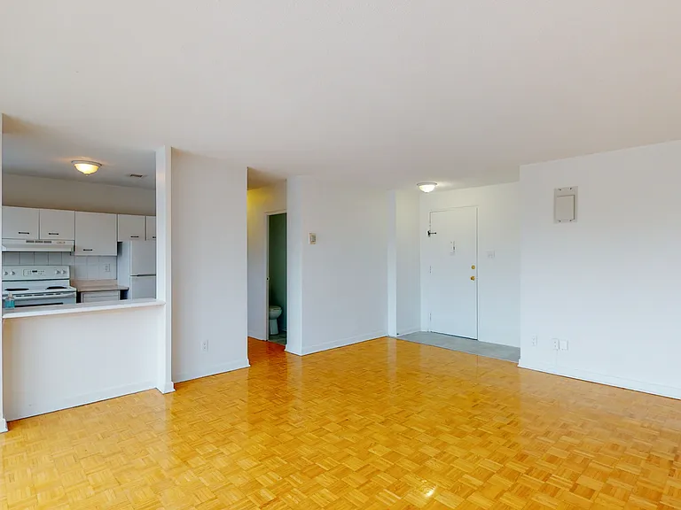 60 Daly Ave — Photo 27