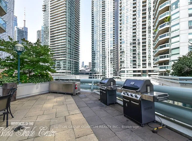 10 Yonge St #2113 — Photo 38