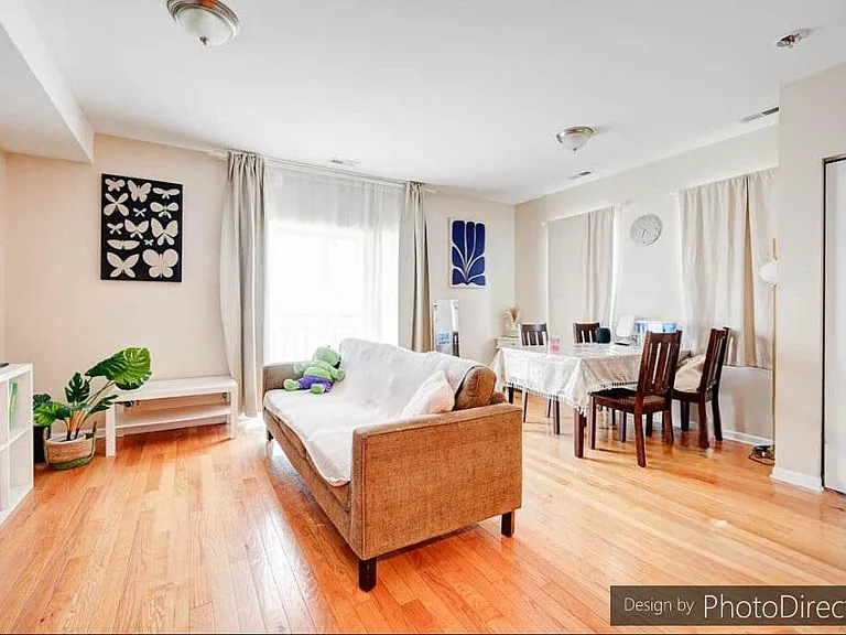 3211 W Armitage Ave #2 — Photo 2