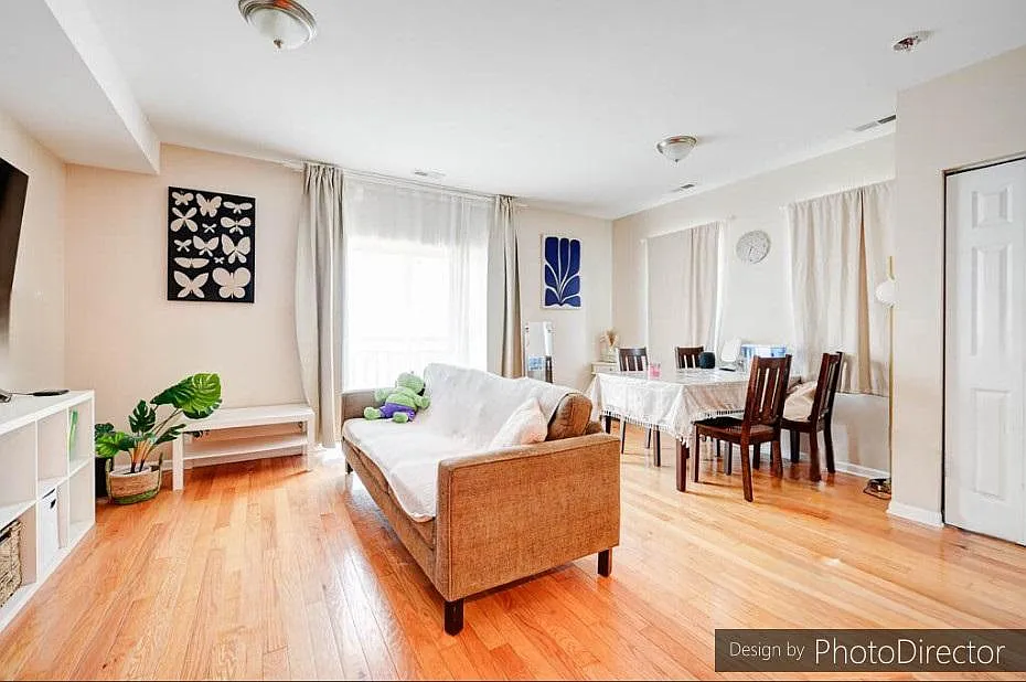 Building Photo - 3211 W Armitage Ave #2