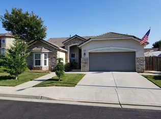 2958 Scott Ave, Clovis, CA 93611