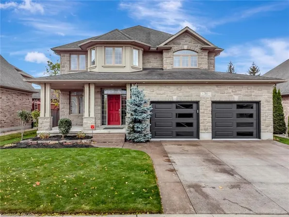 31 Pioneer Tower Cres, Kitchener, ON N2P 2L2