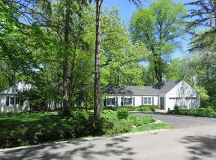 568 Eton Dr, North Barrington, IL 60010