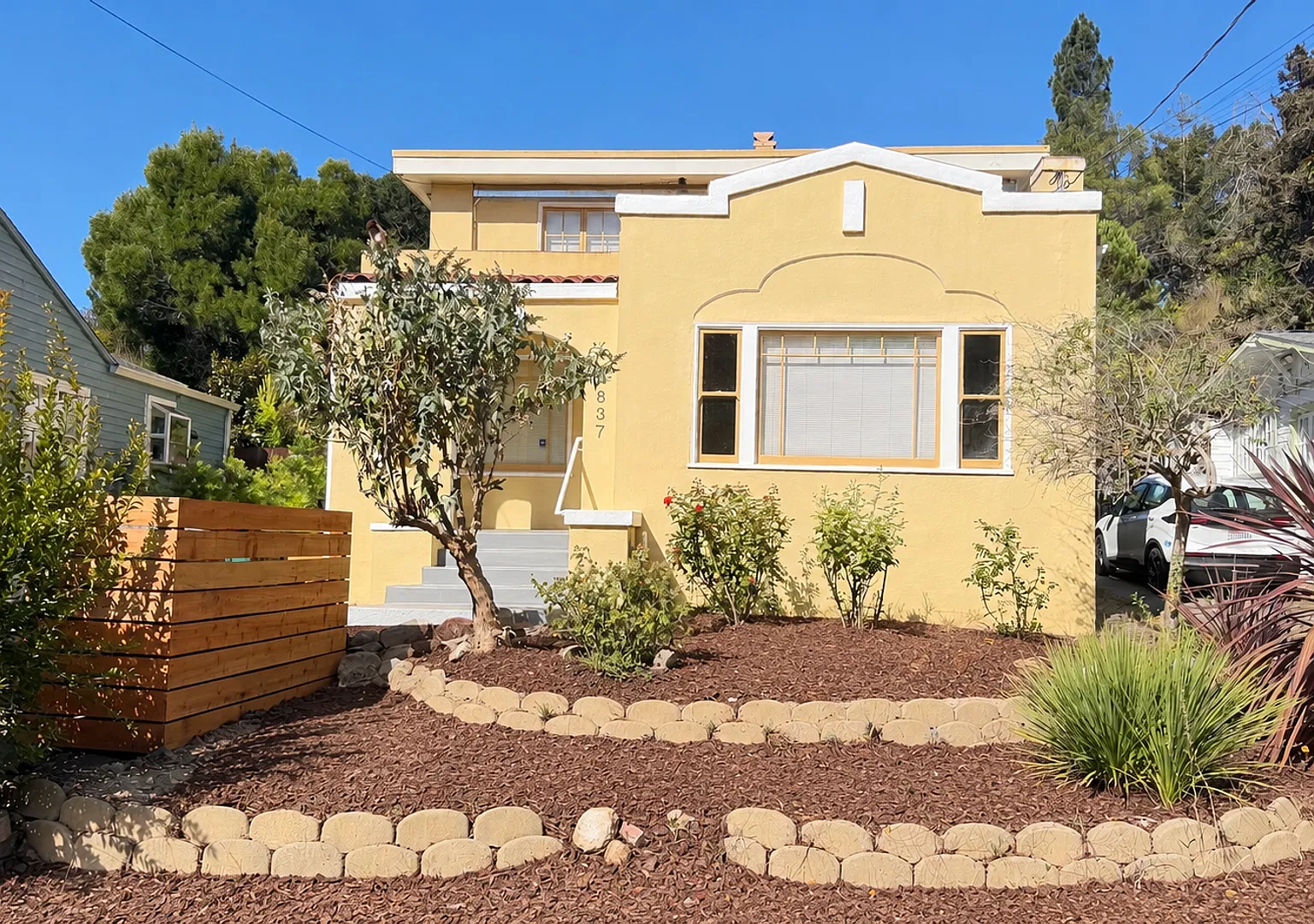 Contemporary 3 Bedroom Home with Private Outdoor Space — Photo 1