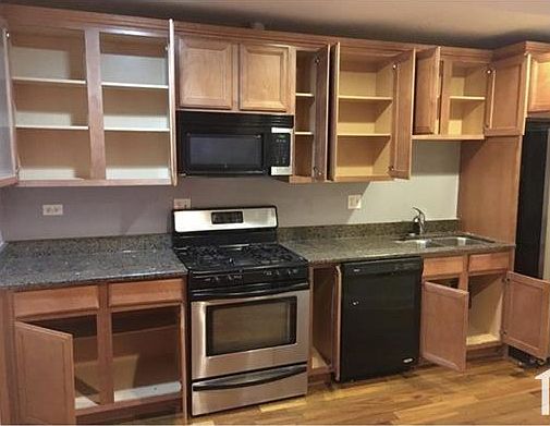 2nd image of 4843 S Prairie Ave #G