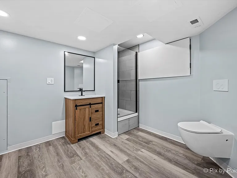 1601 Newgate Ct — Photo 18