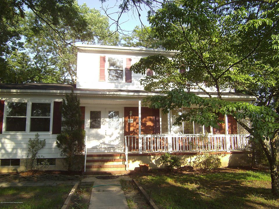 1st image of 320 Lakeside Dr N