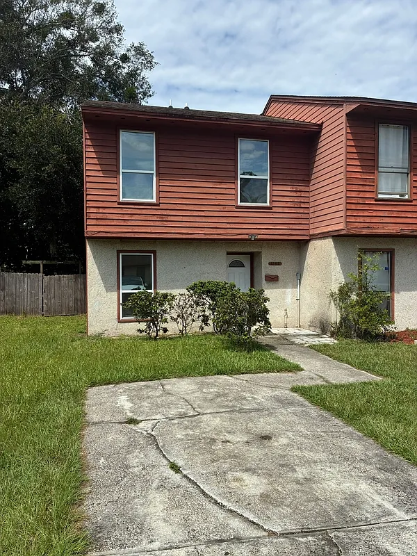 2 bed, 1.5 bath, 1152 sqft, $1,300 — Photo 1