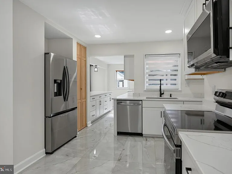 6206 Hillview Ave — Photo 22
