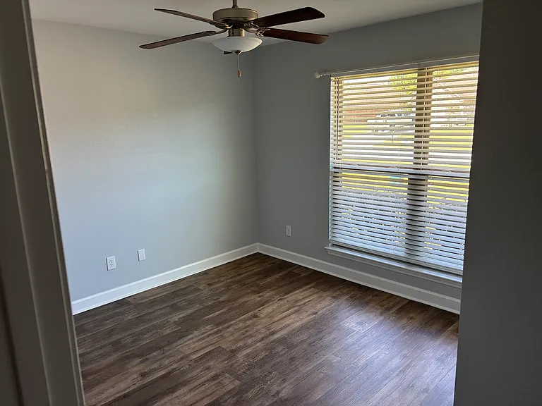3860 Chesterfield Ln — Photo 8
