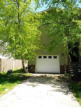 2nd image of 203 Williamsburg Ln
