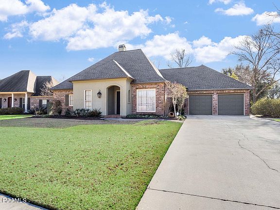 2nd image of 2528 Lakewood Dr