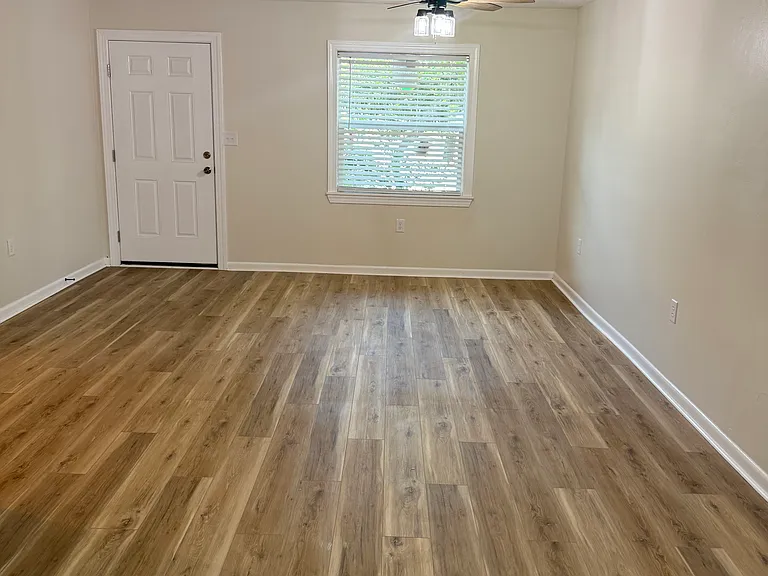 706 Shady Lane Dr #D — Photo 3
