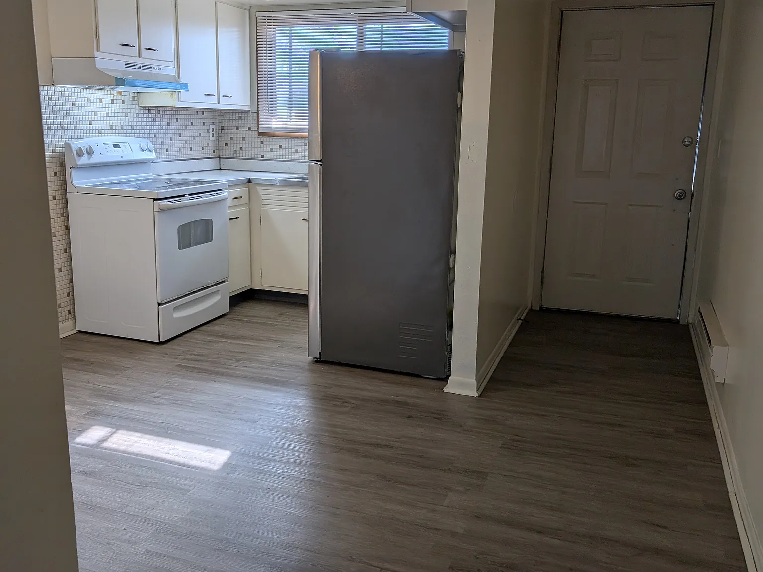 2 bed, 850 sqft, $1,650 — Photo 2