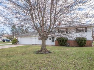 5619 Meadow Ln, Bedford Heights, OH 44146