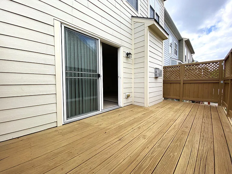 1601 Wilcox Ave — Photo 28
