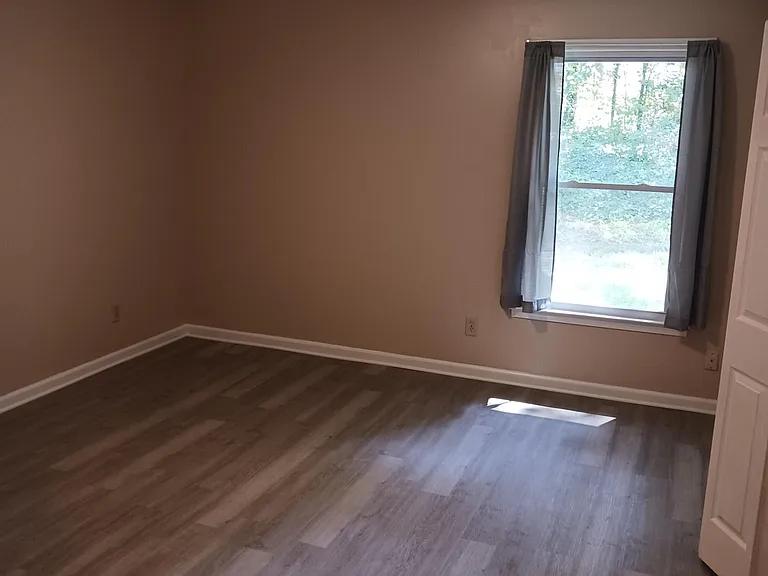 506 Charleston Ln — Photo 10
