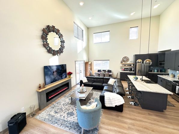 1215 Valley View Dr
