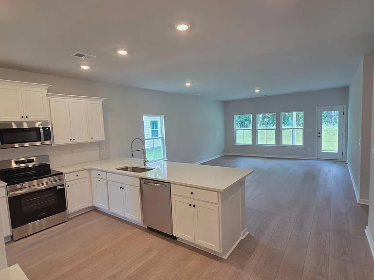 343 Kindred Spirits Dr — Photo 4