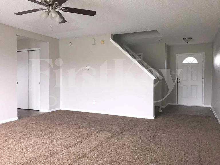 1749 Blue Grass Pkwy — Photo 2