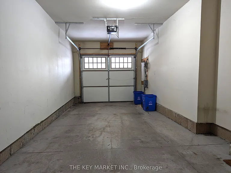 365 Belcourt Cmn — Photo 9