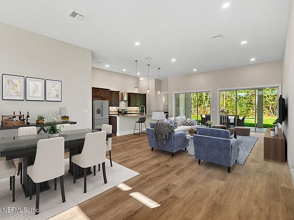 3rd image of 33 WOODBURY Drive