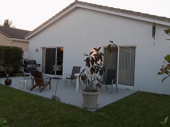 2nd image of 1214 SW 46th Way