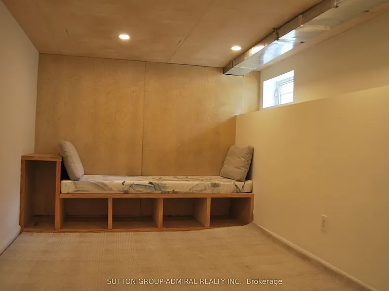 101 Laughton Ave — Photo 32