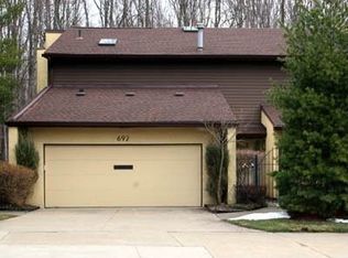 692 Hampton Ridge Dr, Akron, OH 44313