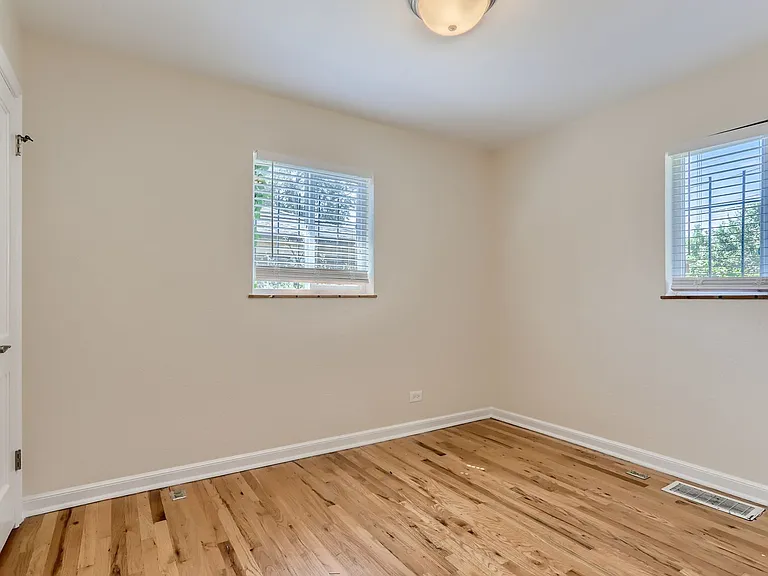 3425 E 31st Ave — Photo 14
