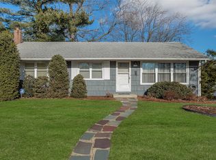 1616 Greenway Blvd, Valley Stream, NY 11580