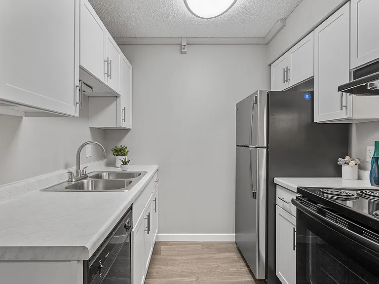 Hillcrest Place — Photo 20