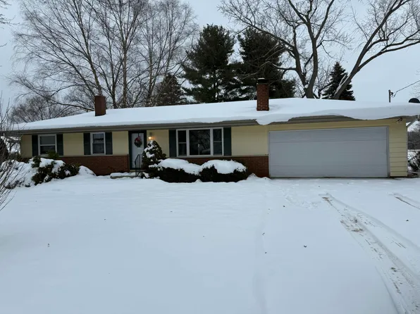 132 River Park Dr, Marshall, MI 49068