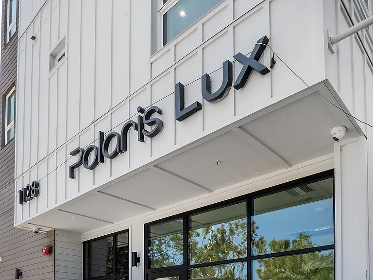 Polaris Lux — Photo 2