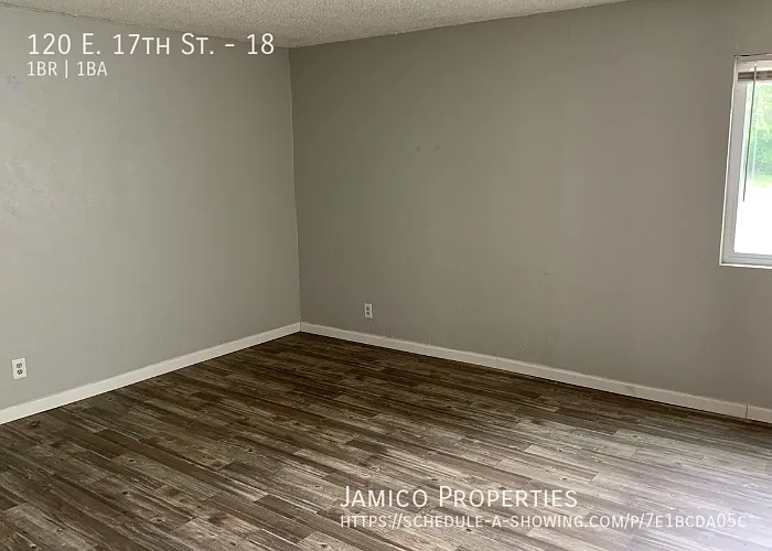 120 E 17th St #18 — Photo 6