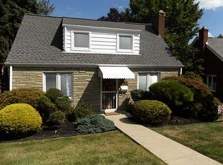 4863 Elmwood Dr, Pittsburgh, PA