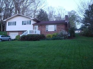 19426 Heritage Dr, Abingdon, VA 24211
