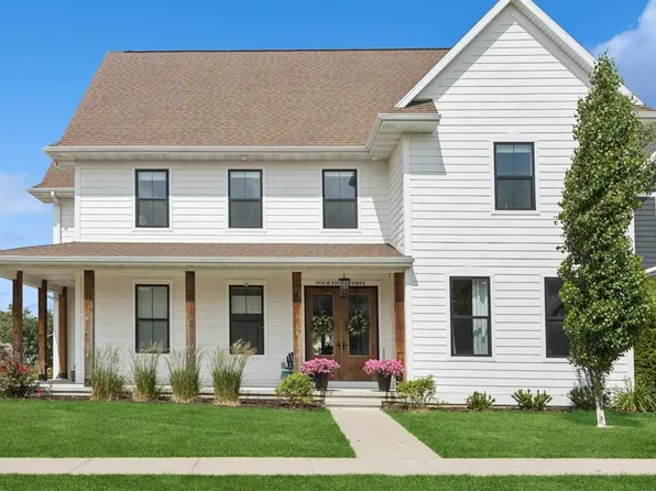 453 Windmill Pl, Iowa City, IA 52245