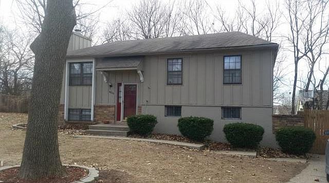 1st image of 4616 NW Amesbury Pl