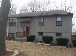4616 NW Amesbury Pl, Blue Springs, MO 64015