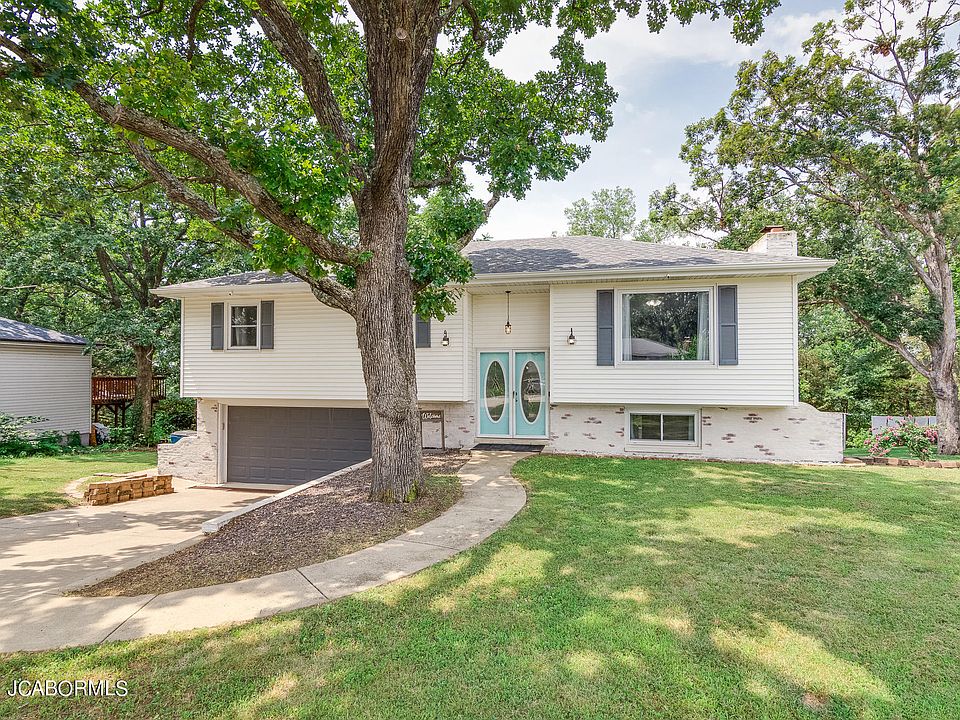 1st image of 204 Valley View Dr