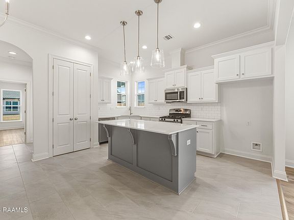 5th image of 111 Carreras Ln