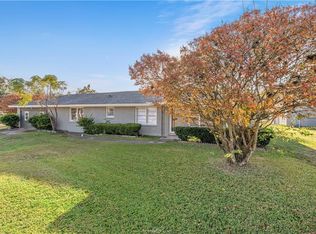 1105 San Jacinto Ln, Bryan, TX 77803